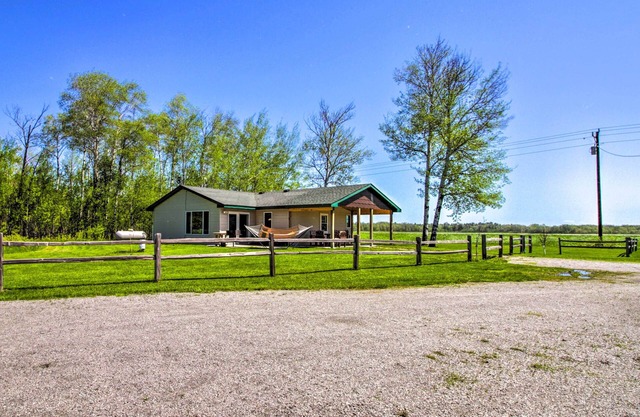 Rural 'Harry's House' w/ Fire Pit on 20 Acres