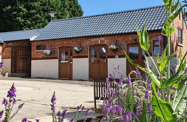 Rural hideaway but only 5 minutes from the centre of Cheltenham
