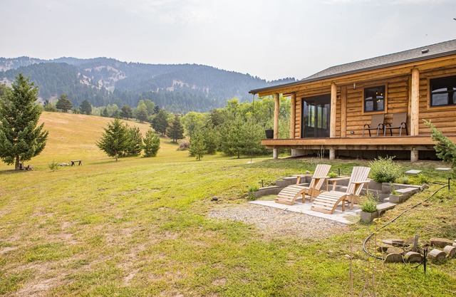 Rural home on 5 acres w/incredible views minutes to Bozeman - Sypes Canyon Cabin