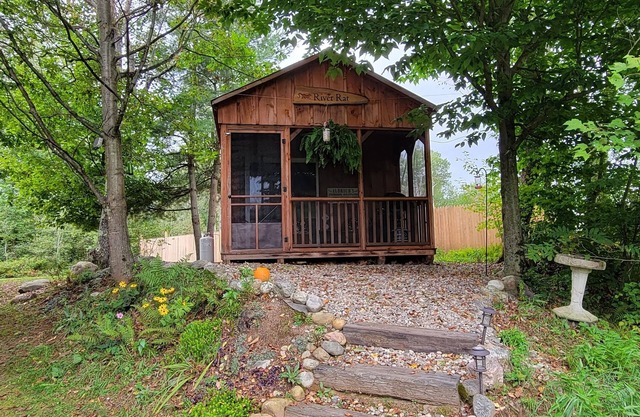 Russisch: passend zum Land, River Rat Cabin