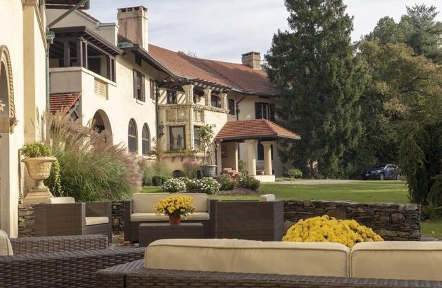 Rushmore Estate in Woodbury NY Bed and Breakfast