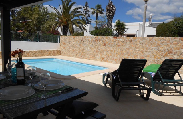 Rustikale 1 Schlafzimmer freistehende Villa, privater Pool. Sehr nah am Strand.