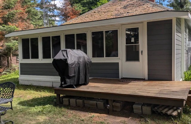 Rustic 3 - bedroom cabin in Manitowish Waters with AC, WiFi, Pet Friendly