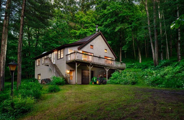 Fisherman/River enthusiasts enjoy the Kickapoo Cabin