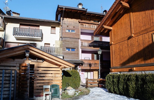 Rustikale Ferienwohnung Casa March 2 mit WLAN, Balkon, Garten und Bergblick; Parkplätze vorhanden, Haustiere erlaubt