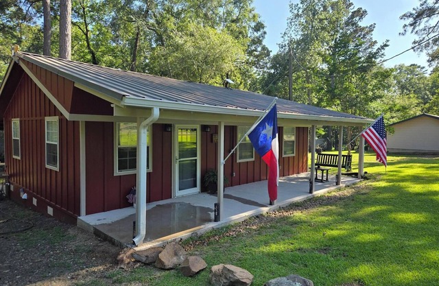 Rustic Cabin 300 Yards from Free Boat Launch & Swimming Area