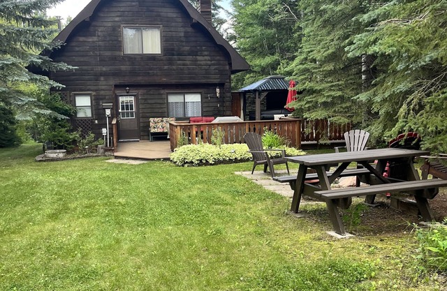 Rustic Cabin at Wizard Lake with Hot Tub