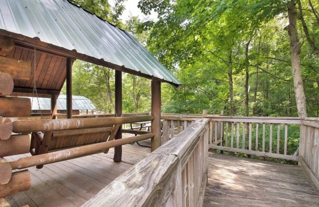 Rustic Cabin in Bloomington with Views