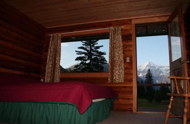 Rustic cabin in the Canadian Rockies!