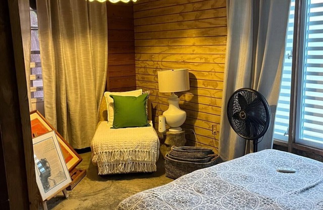Rustic cabin in the heart of the fields of Pitahaya