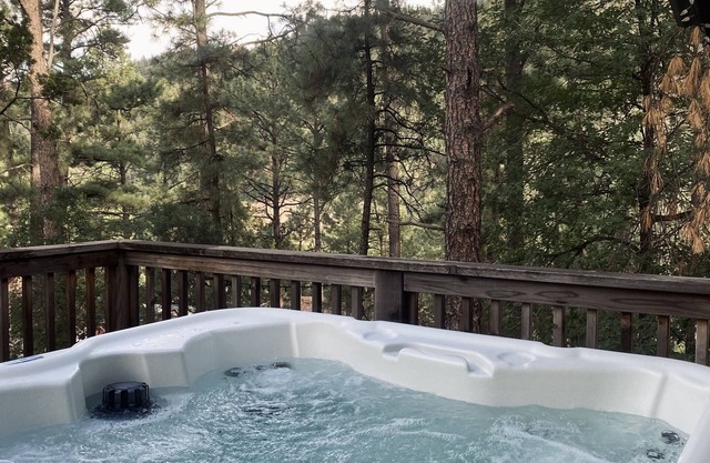 Rustic Cabin in the Heart of Ruidoso with Hot Tub!