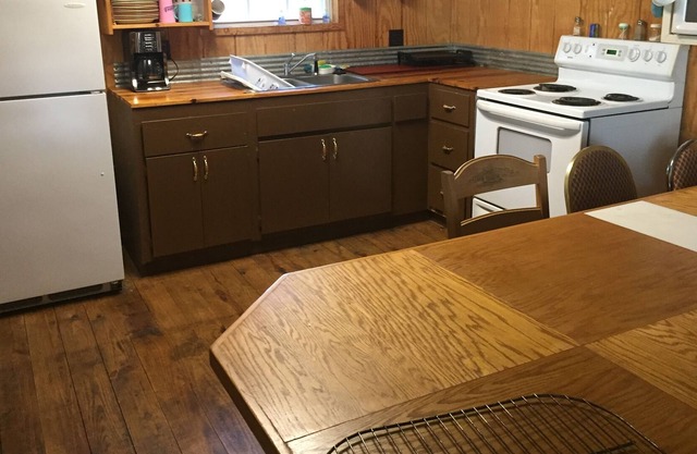 Rustic Cabin on the Southfork River