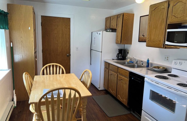 Authentische 2-Zimmer-Blockhütte in West Yellowstone im Faithful Street Inn