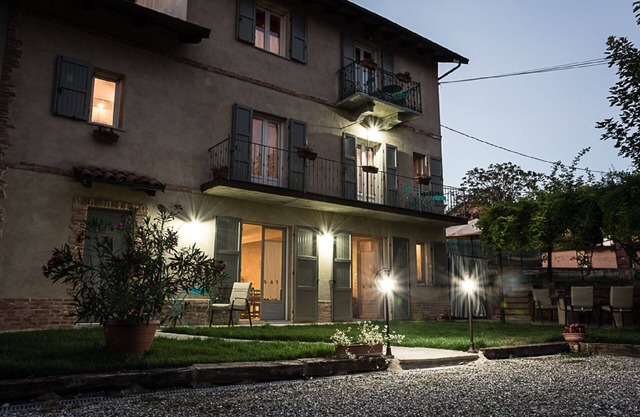 Rustikales Ferienhaus mit Whirlpool und Pool im grünen Monferrato von Asti