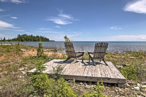 Rustic De Tour Village Cabin with Deck on Lake Huron