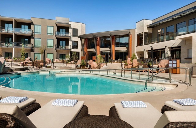 Rustic Elegance in Moab's Breathtaking Landscape! Unit w/ Pool & Mountain Views