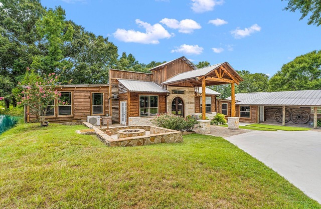 Rustic Farm Houses with pool in 15 acre bliss ranch