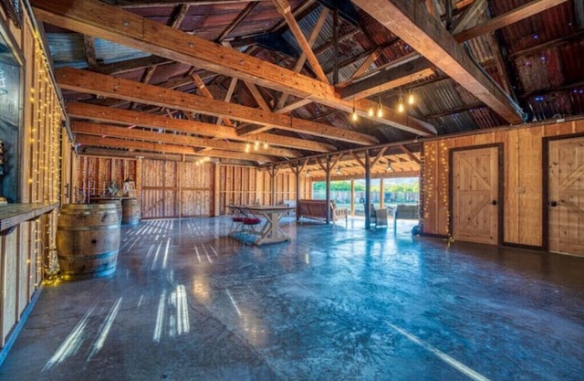 Rustic Farm! Villa+Barn+Glamping+Animal Experience