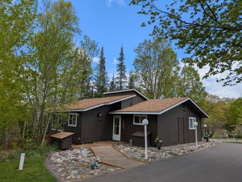 Rustic Fawn Cabin in Boulder Junction WI