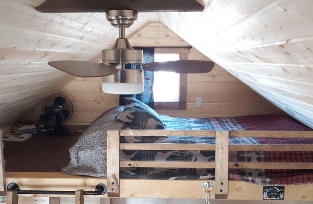 Rustic Loft Cabin Experience on Acreage between Sylvan Lake and Gull Lake