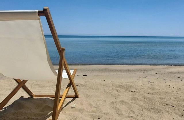BEST PROPERTY - Cottage + Beach + PLUS THE BEST AMENITIES