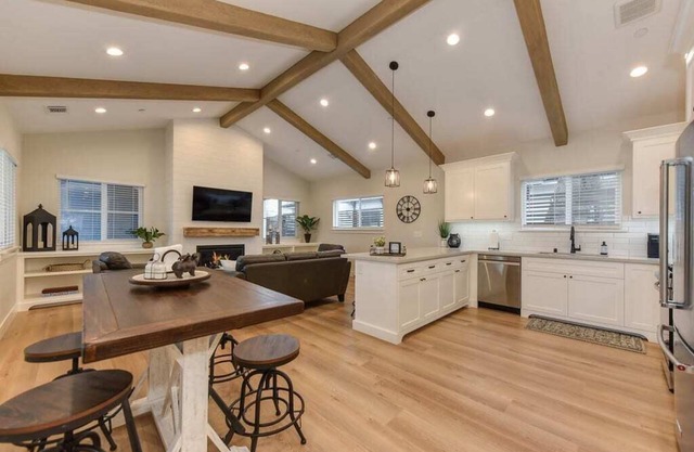 Rustic Modern Home Near Sutter St &Historic Folsom