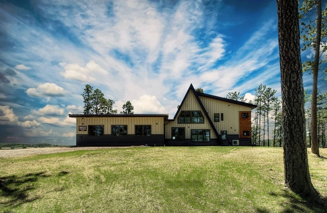 Rustic Mountain Modern Home With Breathtaking Black Hills Views!