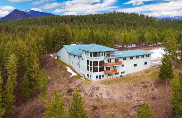 Regal Rustic Mountain Top Lodges for Short or Longer Stays