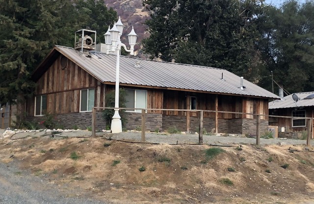 Rustikales Ranchhaus in zentraler Lage, 800 m von der Stadt entfernt