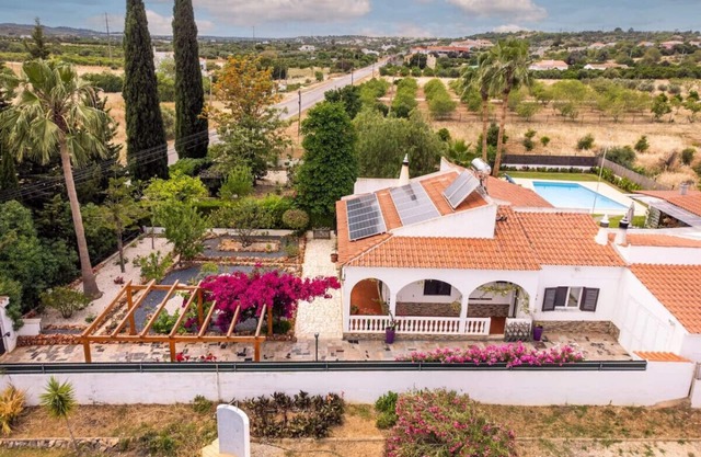 Rustic Retreat in Algoz