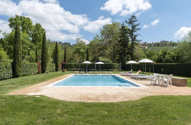 Schöne Wohnung in Lucignano mit Gemeinschaftspool