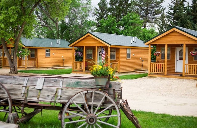 Rustic Ridge Cabins, Charming Retreat (3 Options!)