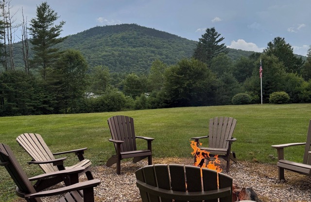 Charming Mountain Retreat – 3BR, 2BA Home on 2 Private Acres