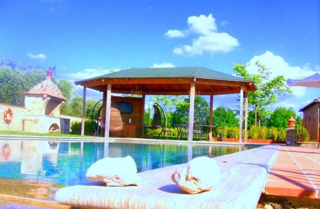 Rustikales Haus mitten im Grünen in der Nähe von Siena mit Swimmingpool