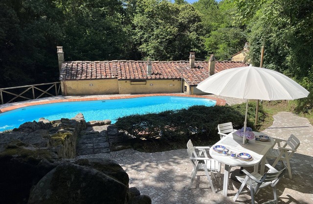 Rustic Villa Molin Berletta with pool in Tuscany