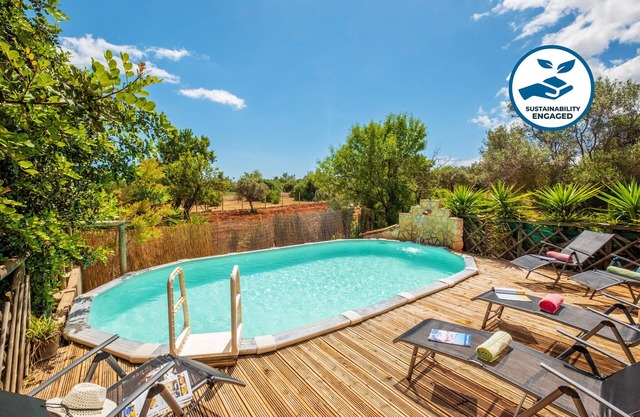 Rustic villa w/ garden & BBQ, Alcaria