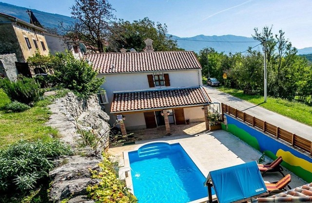 Rustikale Villa mit Pool, Terrasse und herrlicher Aussicht