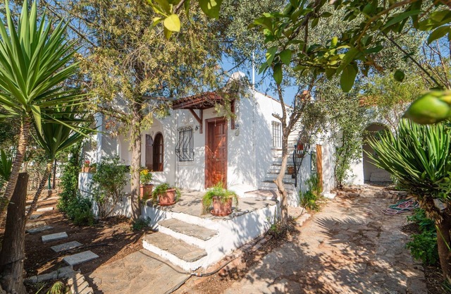 Rustic Village House in Bodrum, 2 min to Beach