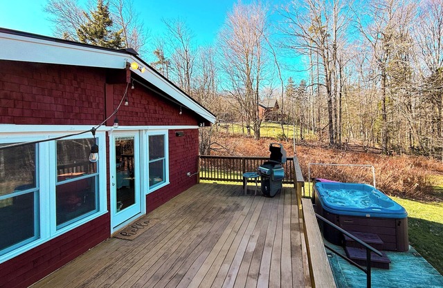 Rustic VT Retreat – Hot Tub, Fire Pit, 12 Minutes to Mt. Snow