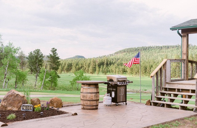 Rusty Meadows Lodge near Sturgis, Nemo and Black Hills!