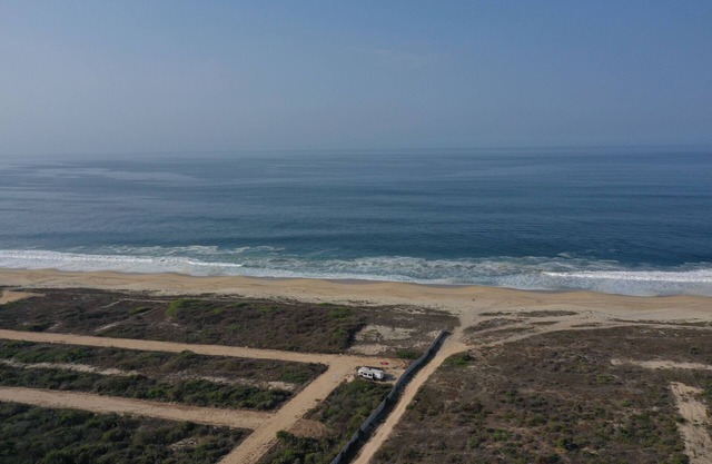 RV on the beach with pool and Starlink