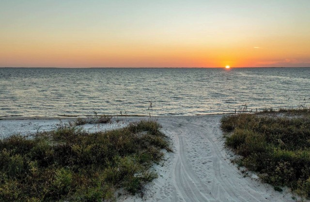 RV Ready! Full Hookups. Enjoy Port St. Joe and the Beaches at this Private RV