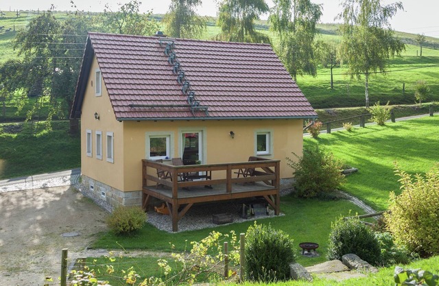Modernes Ferienhaus mit Garten in Lohsdorf