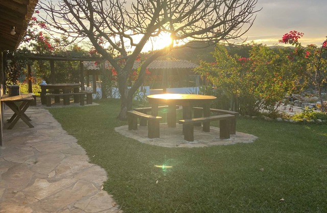 Sítio Água de Trombas Dantas, wonderfully peaceful amidst lush nature.
