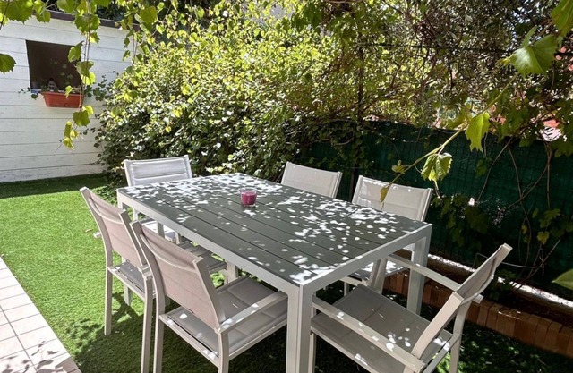 S051 - Sirolo, new three-room apartment with garden