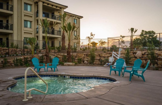 S203-ADA Suite-Second Floor 3-bedroom Pool View