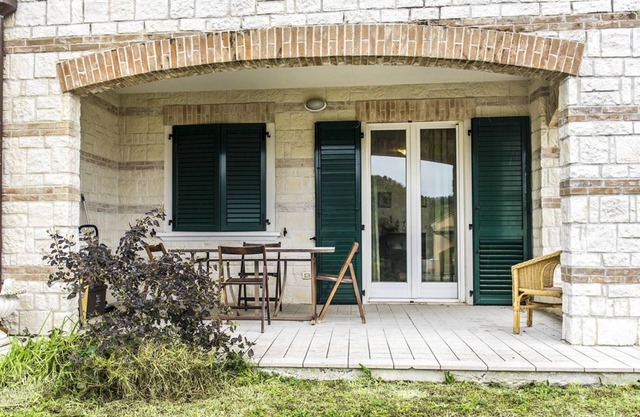 S287 - Sirolo, villa with garden near the centre