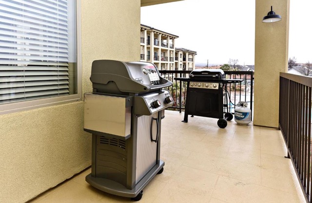 S302-Snow Canyon Suite-Third Floor 4-bedroom Pool View
