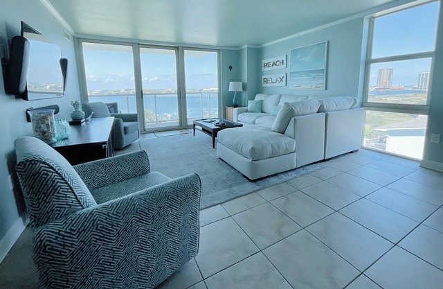 Nur Beachy Sabine Yacht & Racquet Club # 4D