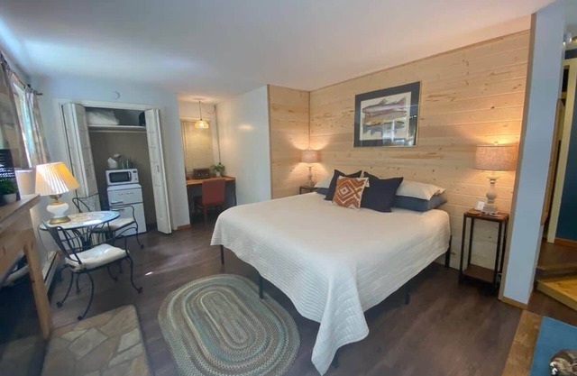 Lodge Room near Rialto Beach & Hoh Rainforest